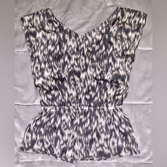 Express Blouse - Picture 2 of 4